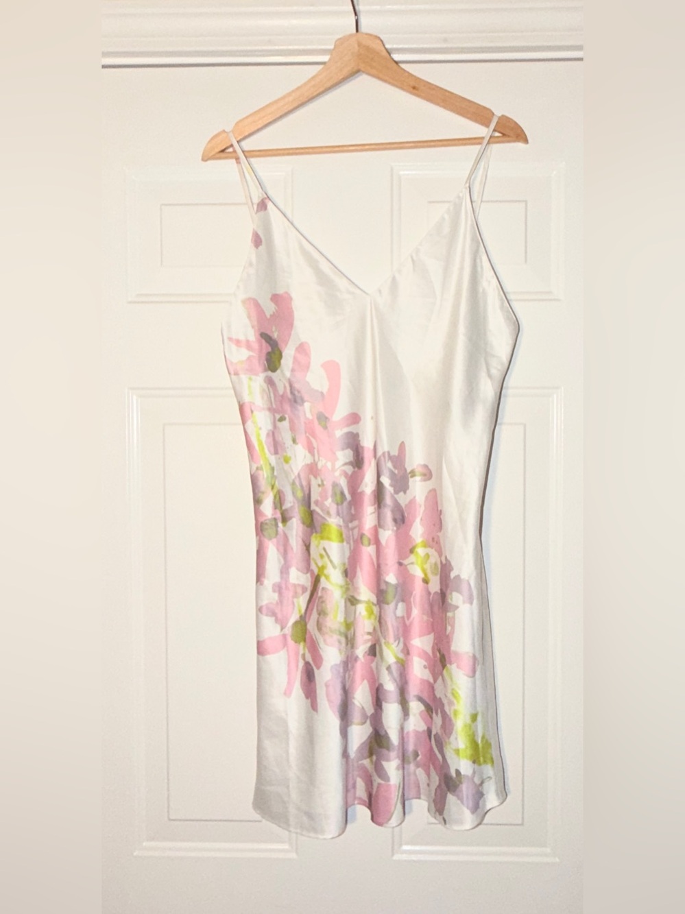 Natori Women's White w/pink/purple Floral Sleep Dress & Robe. Size M - Picture 2 of 11
